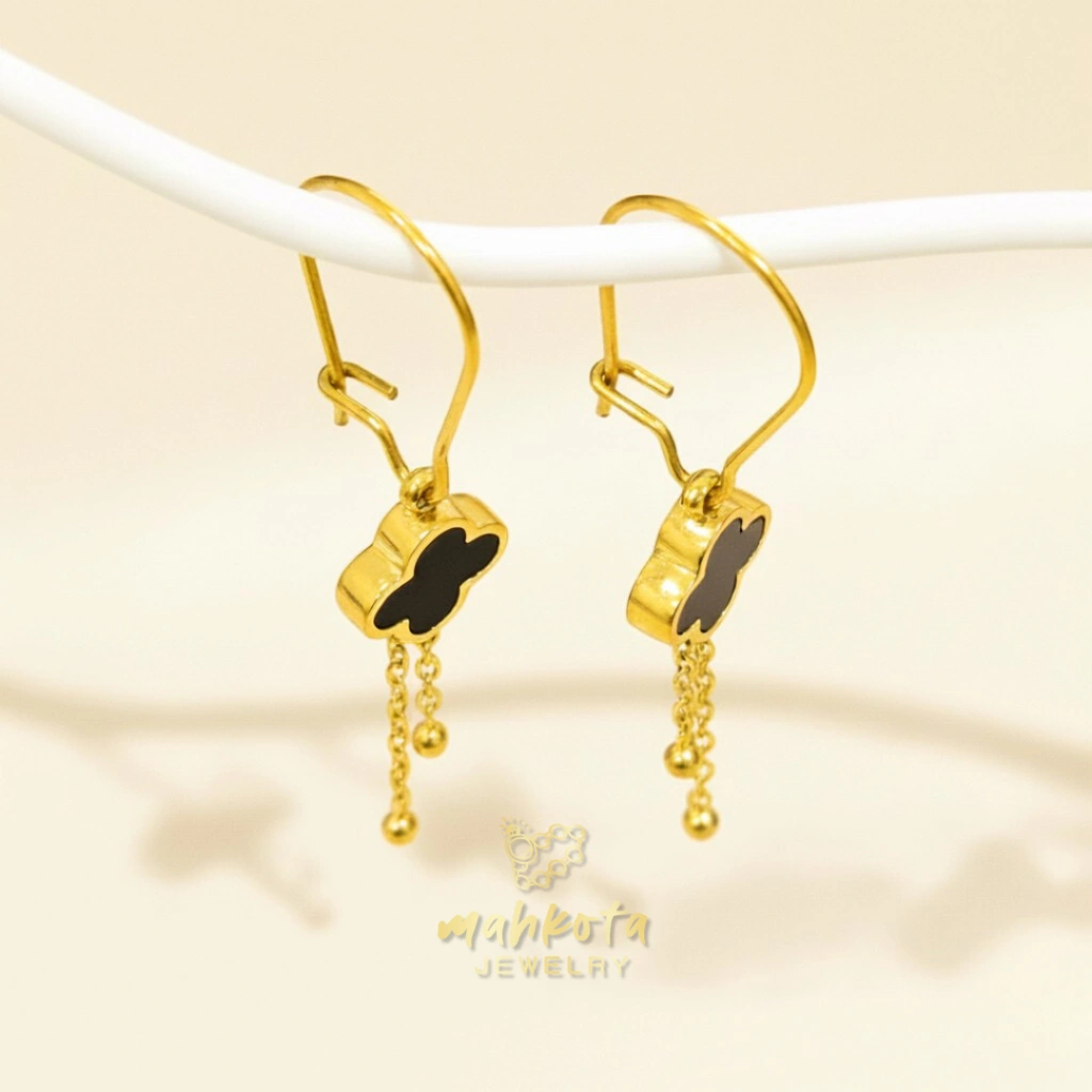 A15 Anting Titanium Wanita Korean 6X 18K Gold Plated • Anting Bunga Hitam • Anti Karat Anti Luntur • Titanium Jewelry • Anting Aesthetic • Anting Minimalis • Anting Elegant • Aksesoris Perhiasan Wanita • Model baru 2025 • Cocok Untuk Kado Pacar