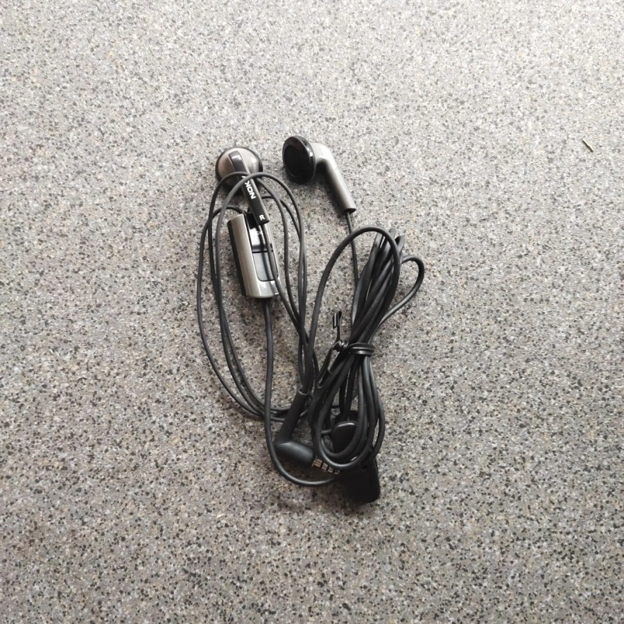 headset EARPHONE NOKIA 6300 / E63 / N95 / UJUNG KECIL / 2.5MM hansfree earphone mantul