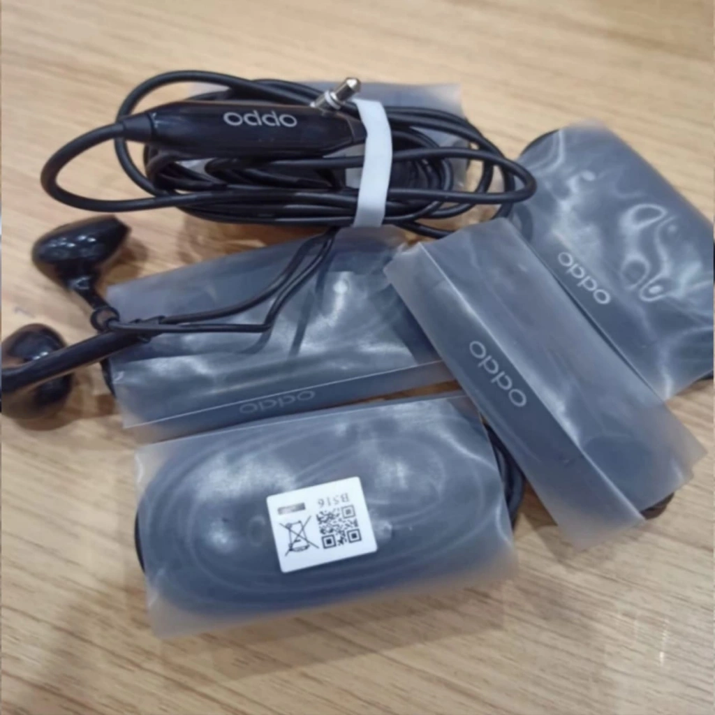 HEADSET HANDSFRE COPOTAN INFINIX REALME BLACK ONLY JACK 3.5 SUPERBAS