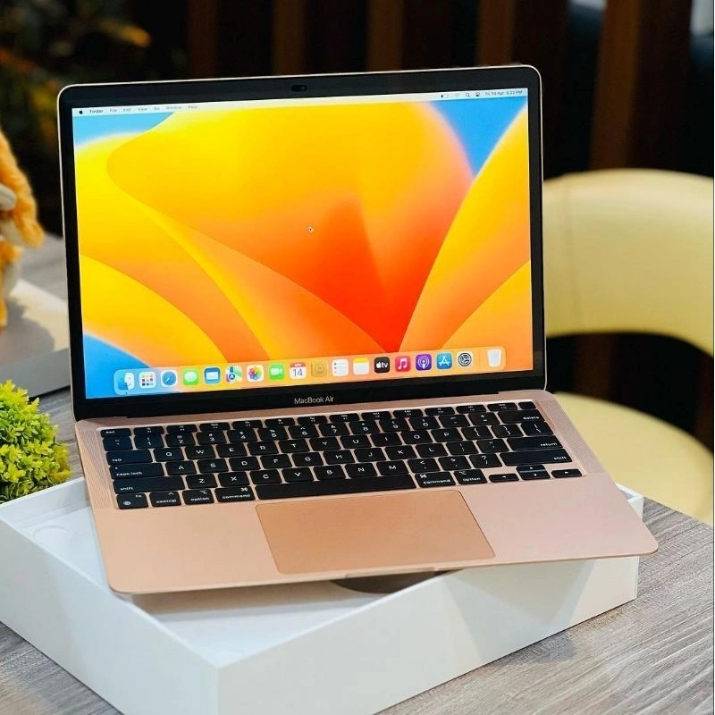 Macbook Air 13 inch 2020 Ram 8 Gb Ssd 256 Gb Mulus Ready instant Kurir