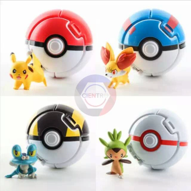 Pokeball lempar berisi figurin pokemon pikachu