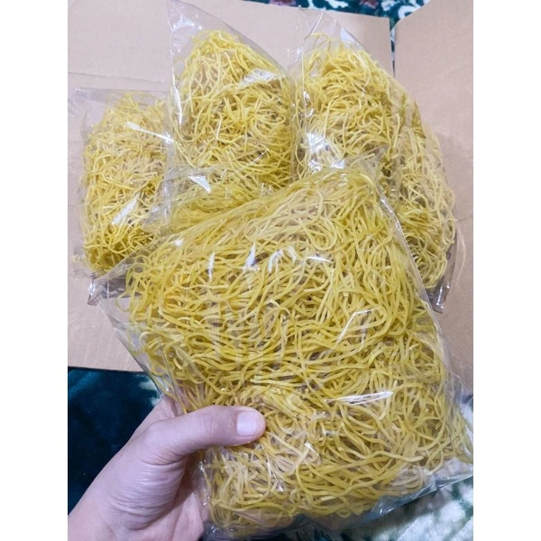 Mie Kering (Mie Titi) Khas Makassar 900 gram (4 bungkus)