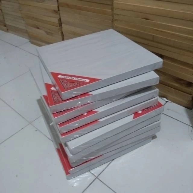 Kanvas putih 10 × 10 s/d 20 x 100 ( isi 10 PC )