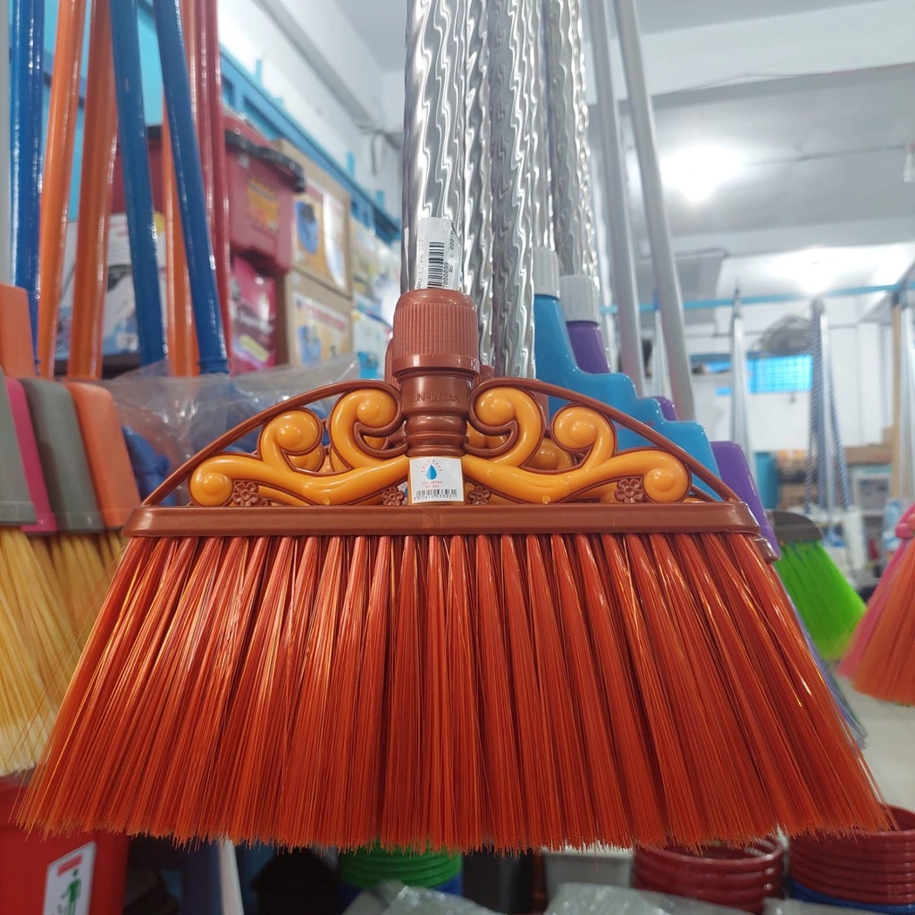 SAPU LANTAI DENGAN VARIASI MOTIF DAN GAGANG