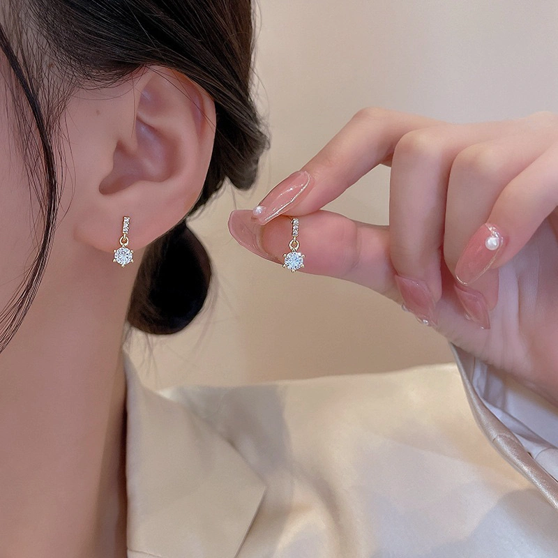 Anting Wanita Single Diamond Korea Elegan Fashion Vintage Style