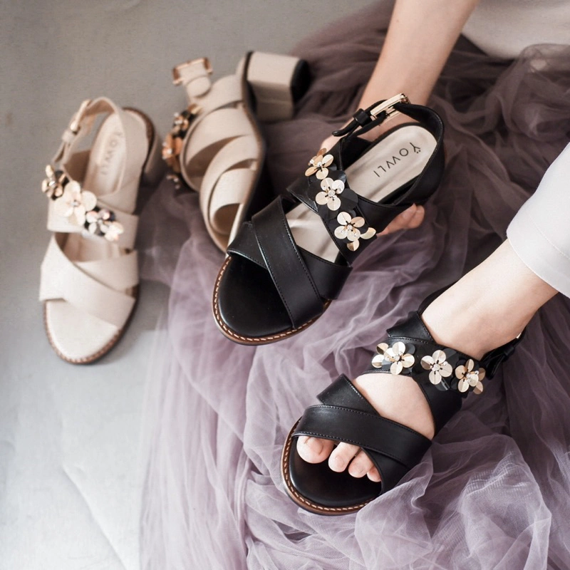 YOVVLI ZEANA BEADS SANDAL Sepatu Pesta Wanita Hak 5 cm Hitam Cream Bahan Kulit Sintetis