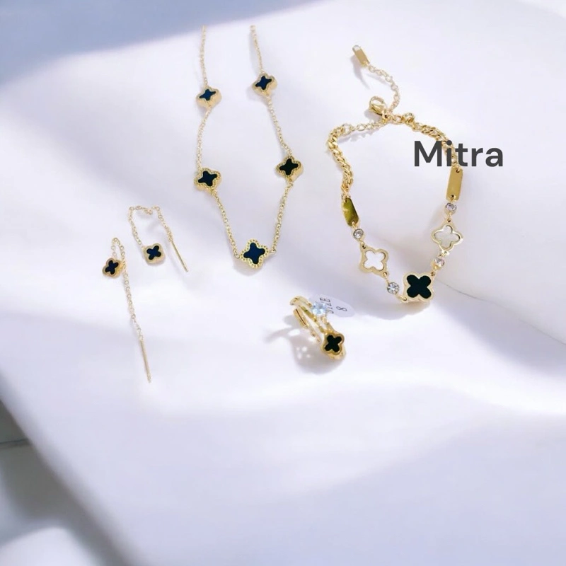 Set Perhiasan Aksesori Clouver mata hitam Titanium cantik Wanita