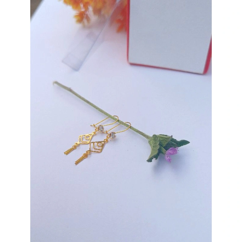 Anting Gantung Minimalis Cantik Elegan Anting Pesta Anting Simpel Anting Wanita Anting Emas Asli