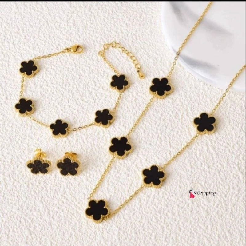 Set Clover Titanium Vintage Perhiasan Wanita N02032401