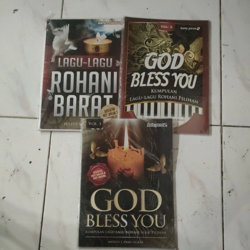 God Bless You Kumpulan Lagu-lagu Rohani Barat Pilihan di sertai Not Balok & Not Angka vol. 1 dan Vol. 2 , Lagu-lagu Rohani Barat Disertai Not Balok & not Angka . C