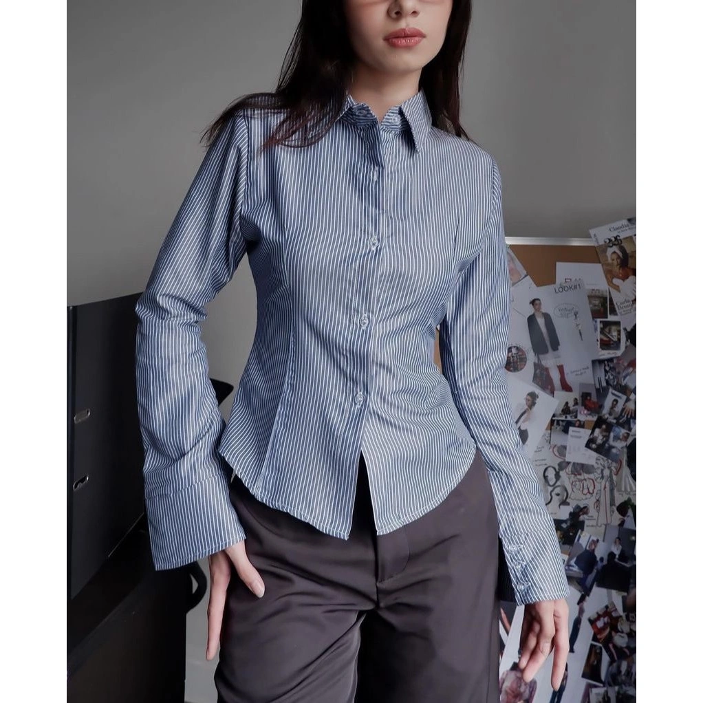 Wear Sarey - Julia Top - Kemeja Slim Fit - Atasan Wanita - Fabric Cotton with two pleated on the waist (Slim Effect) - Office Fits