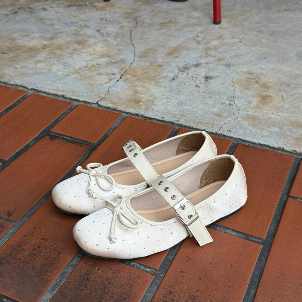Stok Menipis.! AEIRAH.ID ROSIE Flatshoes Ballerina Berkualitas Material Satin Premium: lembut, berkilau, dan tampak mewah Insole Empuk & Nyaman: cocok untuk dipakai seharian tanpa pegal Cocok untuk outfit formal maupun kasual