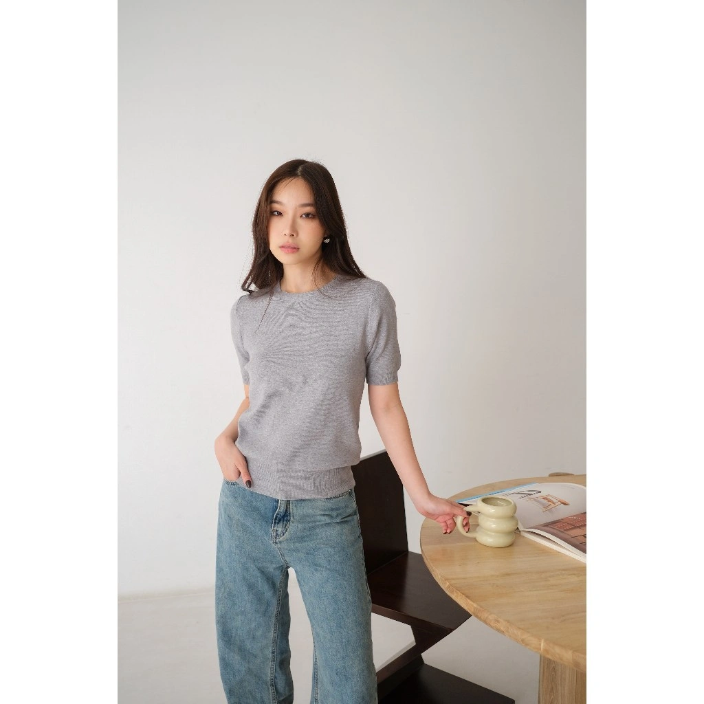 Kiyorawears - SIGNATURE | Iun Knit Top / Kaos Lengan Pendek / Casual Blouse / Atasan Wanita / Baju Atasan Wanita Terbaru / Baju Santai / Atasan Basic Wanita Kekinian / Korean Style