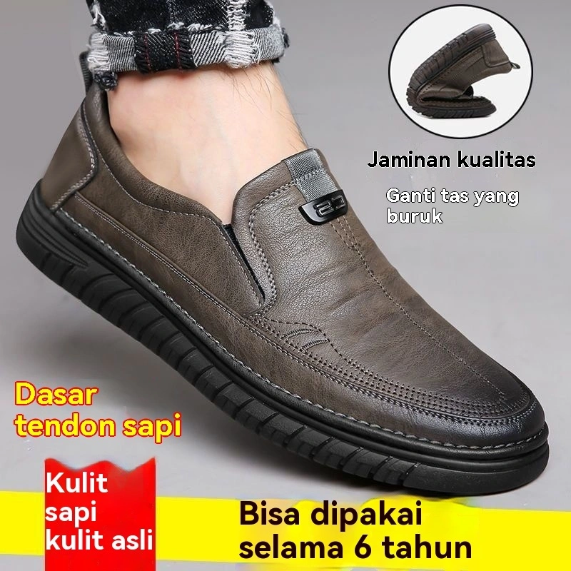 Sepatu kulit kasual slip-on kulit asli gaya baru untuk pria, sepatu berkaki satu untuk ayah paruh baya dan lanjut usia