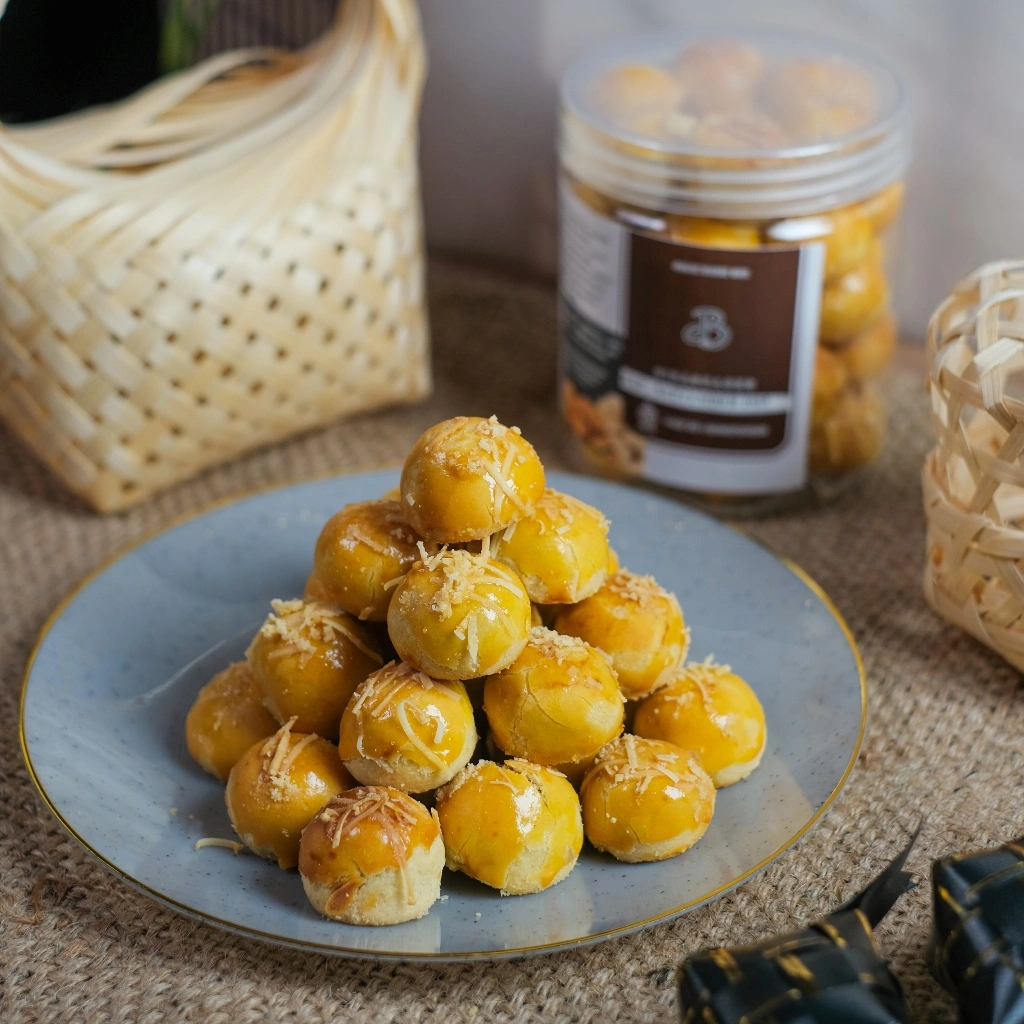 Kue Nastar Spesial Keju Beli 1 Toples Gratis 1 Kemasan Pouch Kue Semprit / Sagu Biba Snacks