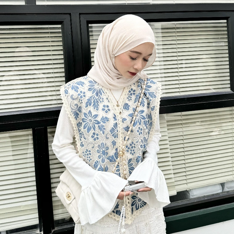 Delova Wardrobe - HANUM VEST Rompi Brukat Prada Modern Casual