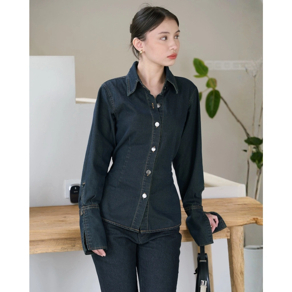 Gracias Label - Yara Shirt (Denim Edition)- Slim Fitted Denim Top Wanita - Kemeja Kerja Wanita - Casual Office Wear