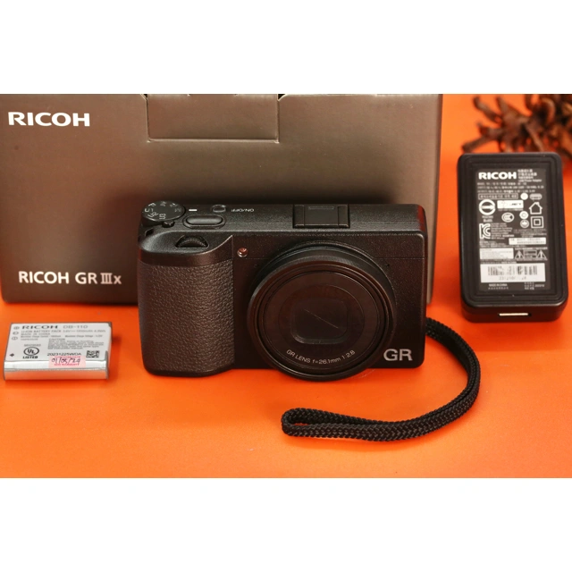 Ricoh GR III X Ricoh GR III X Digital Kamera Pocket Lens Buid in Fullset B928