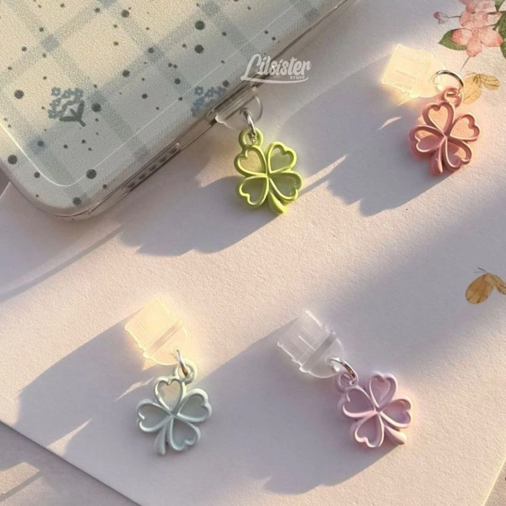 LILSISTERSTUFF | Lucky Clover Dust Plug / Penutup Lubang Charger Anti Debu Tipe Lightning Dan Type C