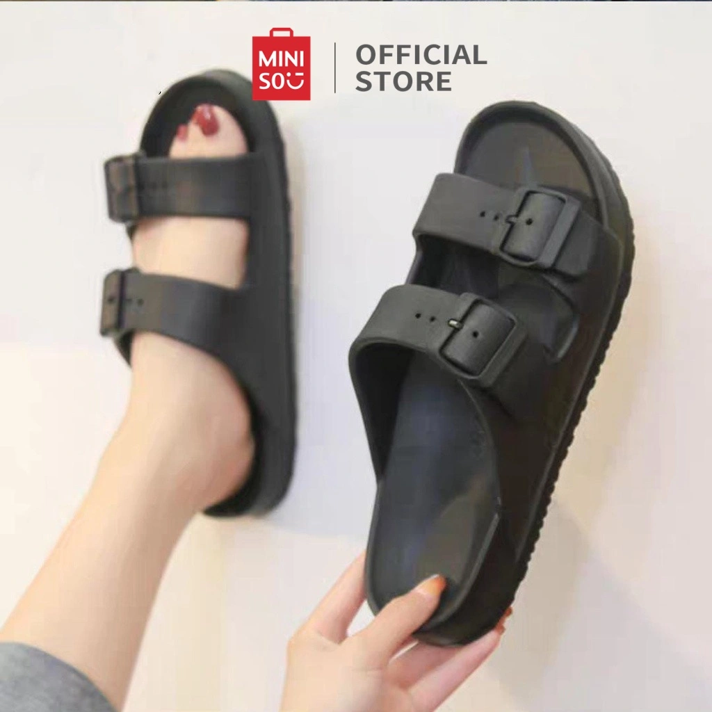 MINISO Slippers Sandal Wanita Terbaru Sepatu Sendal Wanita Kekinian Flip-Flops Sendal Wanita Kekinian Beachwear Unisex Dua Band Fashion Sandal Indoor Dan Outdoor Sederhana EVA Ringan Dan Nyaman Non-slip Sandal Jelly