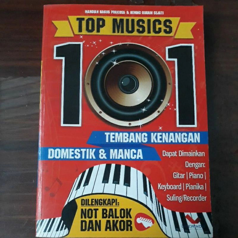 top musics 101 tembang kenangan domestik & manca dilengkapi not balok dan akor,387 judul lagu