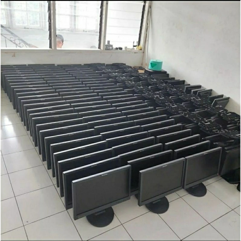 Obral murah lcd monitor 16 inc widescreen Bergaransi
