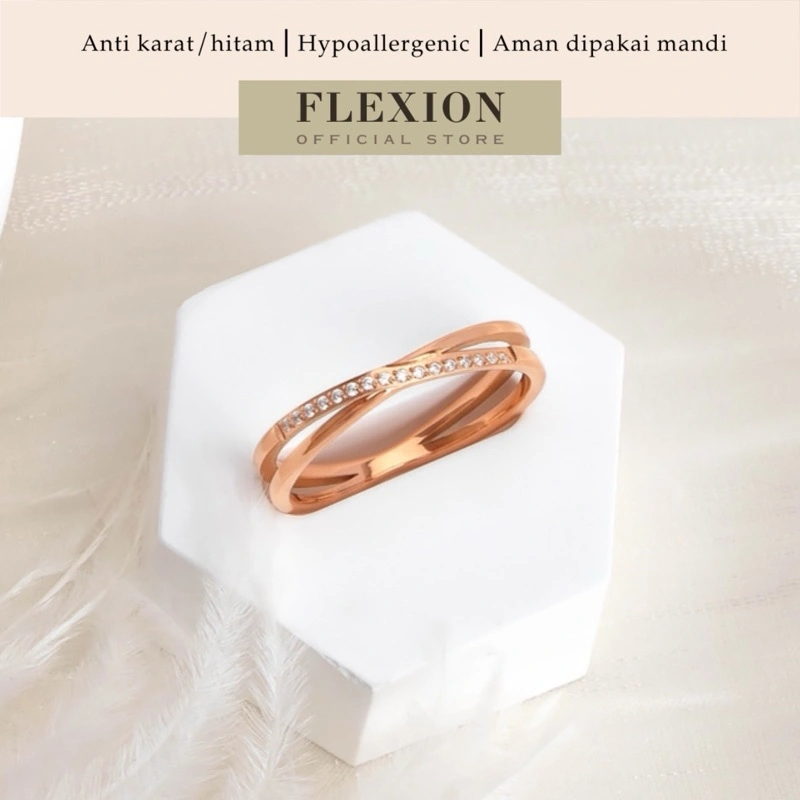 Flexion - Cincin Wanita Xavia Titanium Anti Karat/Hitam/Luntur  - Aksesoris dan Perhiasan Fashion Korea Aesthetic - Ring Adjuster - Stainless Steel 316L - 18K Gold Plated