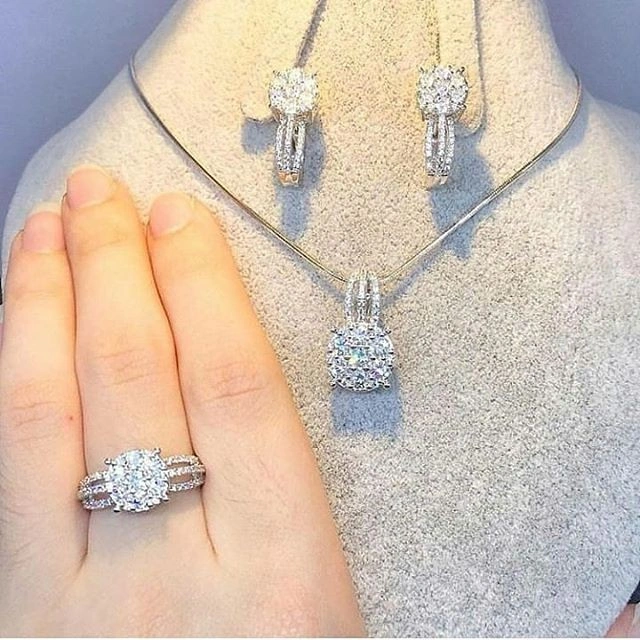 La Vienne - Set Adeline - Titanium Wanita Anti Karat - Perhiasan Perempuan Elegan Mewah