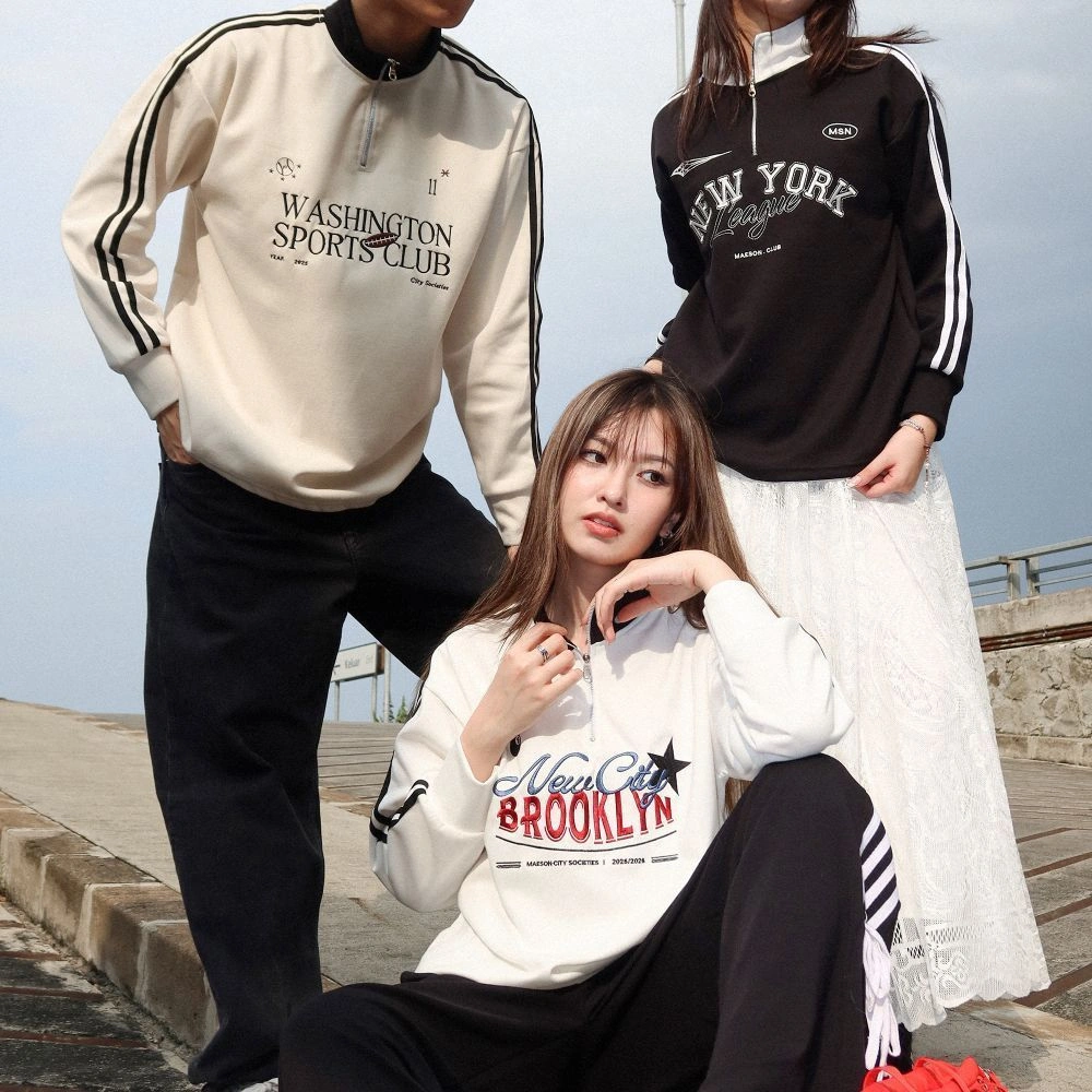 MAESON States Half Zip Turtleneck Graphic Embroidered Sweatshirt