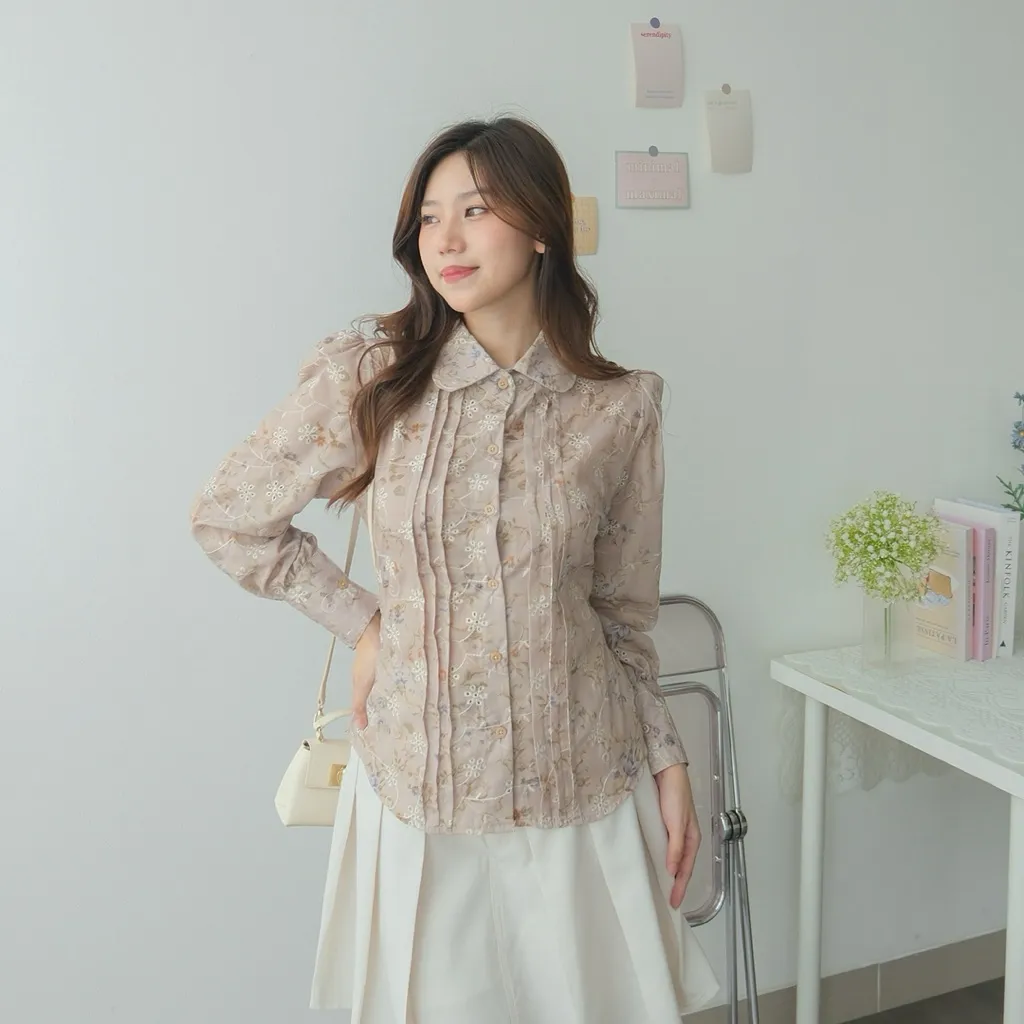 KANON - Sakiko Eyelet Shirt - Kemeja wanita slim-fit bahan katun bordir motif bunga