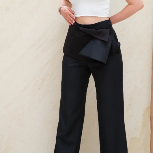 Surin - Obi Livy Edgy Look, Ikat Pinggang Elegan , Black