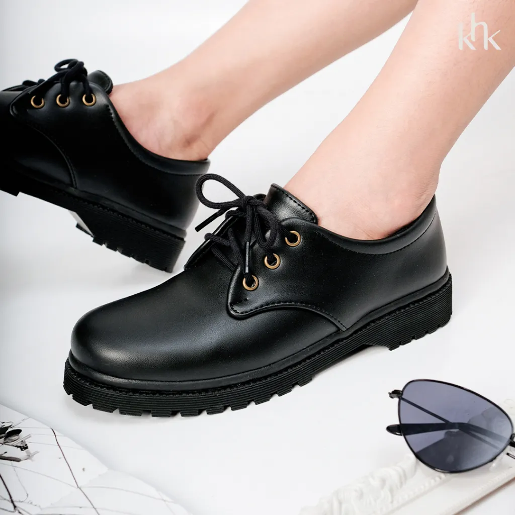 KHK by Khakikakiku Mia Oxford Black