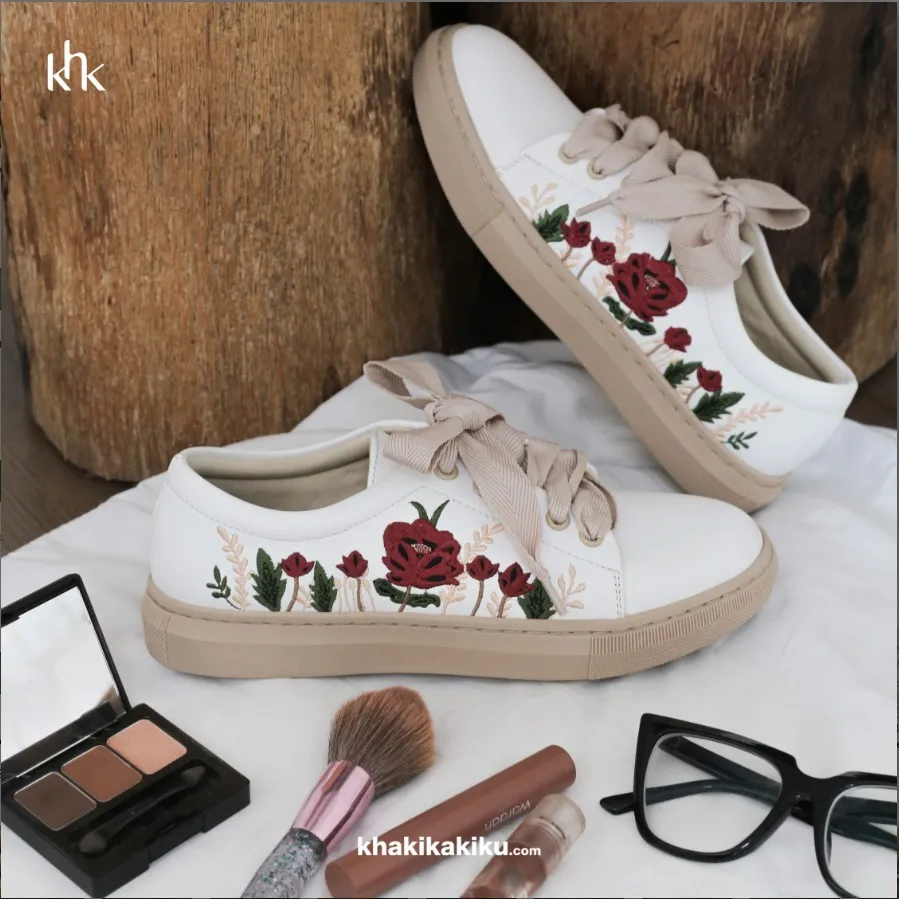 KHK by Khakikakiku Amira Embroidery Sneakers