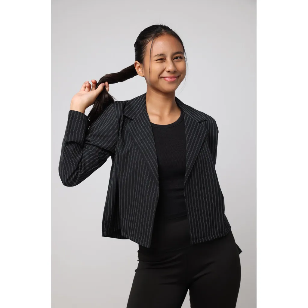 Mannequin Casual Crop Blazer