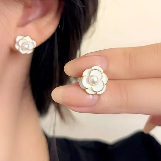 Sadyye Anting Mewah Camellia Light  Anting Stud  Desain Niche Sense Mewah  Temperamen Feminin