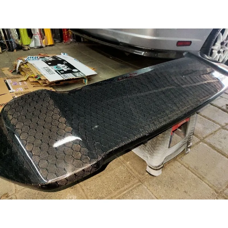 SPOILER PAJERO KARBON Spoiler carbon Pajero 2016-2025