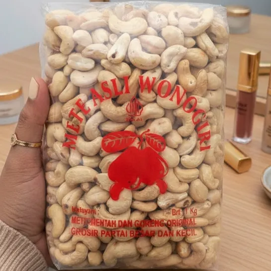 Kacang Mete Mede Mentah Utuh Kering Khas Wonogiri