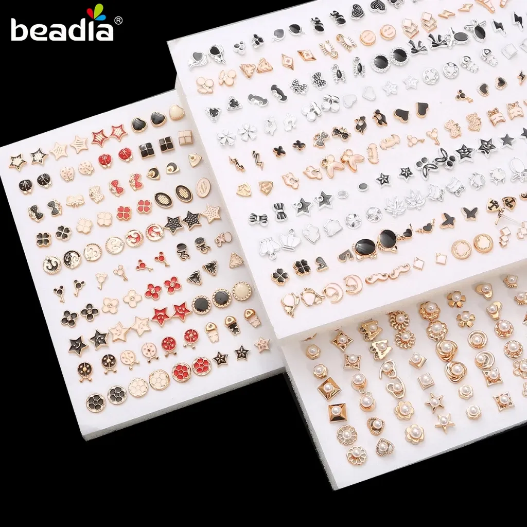 Beadia100 Pasang Anting Stud Kristal Warna-Warni - Model Acak untuk Wanita & Pasangan - Hadiah Sahabat