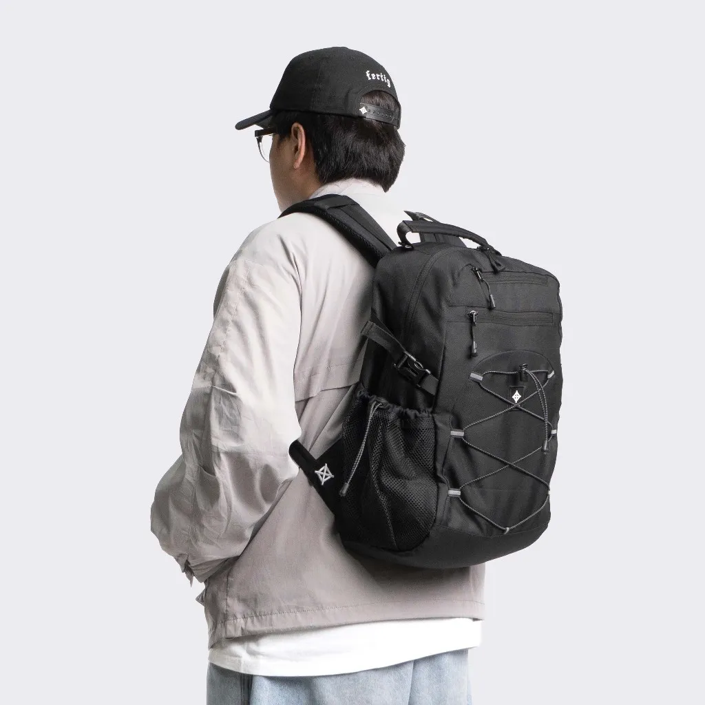 Fertig - Palisades 0.1 Black Backpack - Tas Ransel Pria Hitam Kompartemen Luas Muat Laptop Cocok Untuk Kerja Sekolah Daily Simple