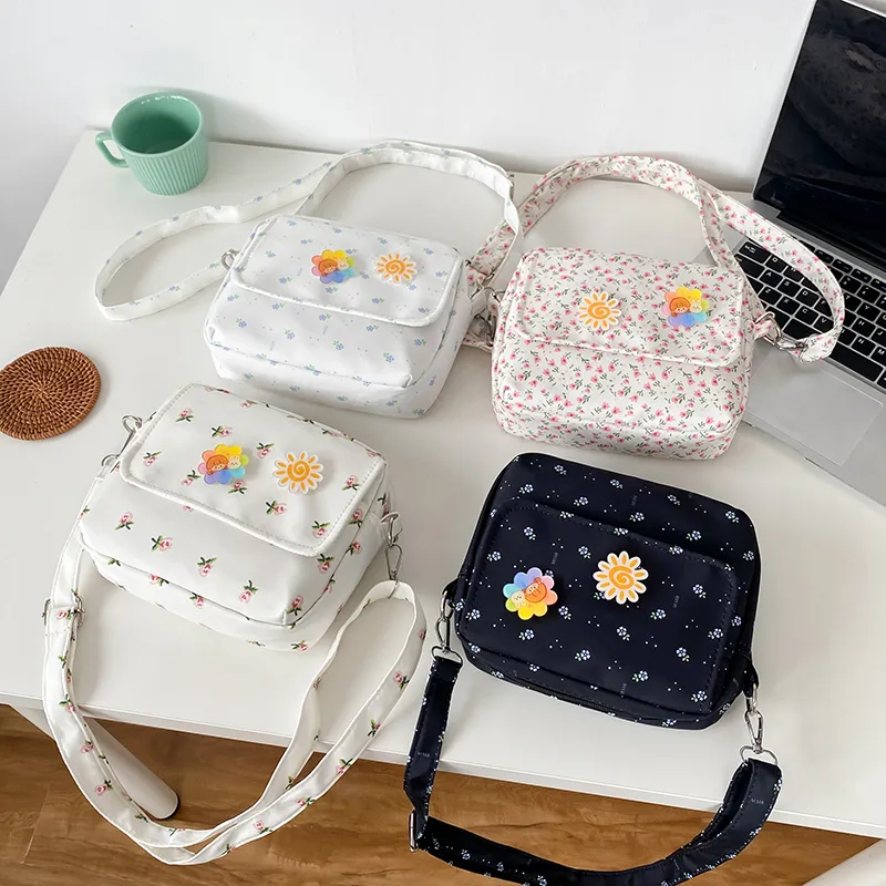 Mismi Felly Bag Tas Selempang Wanita Motif Flower Korean Style Sling Bag Bunga Perempuan Trendy - 36F