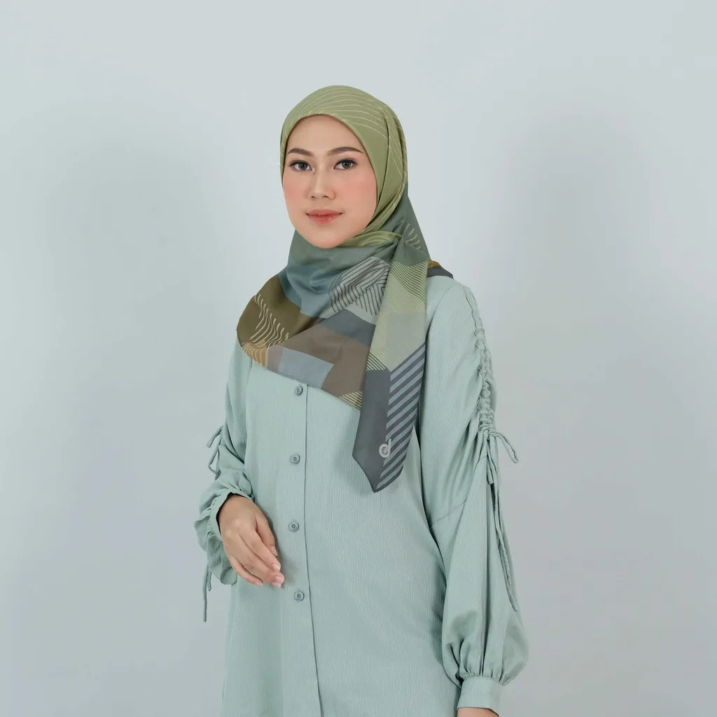 Hijab Motif Segi Empat Deenay Elara Series