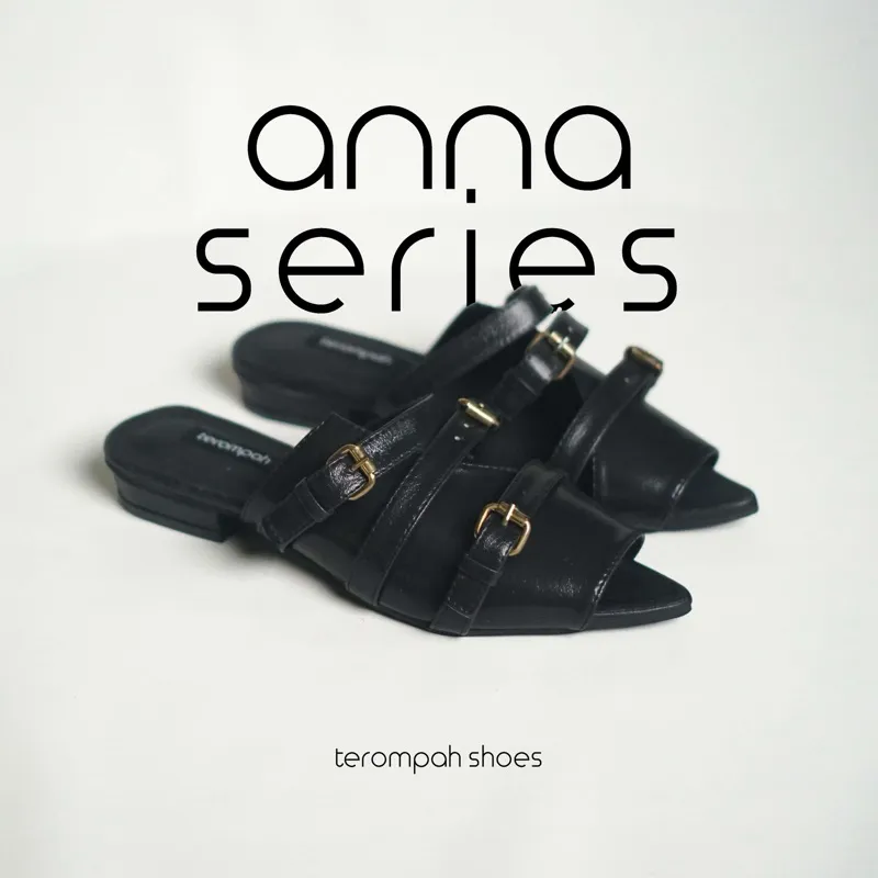 Tarompah Anna Black Mules Wanita