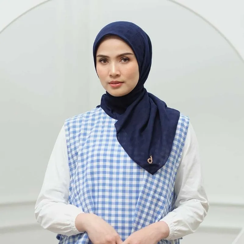 Hijab Deenay Eleanor Vol. 4