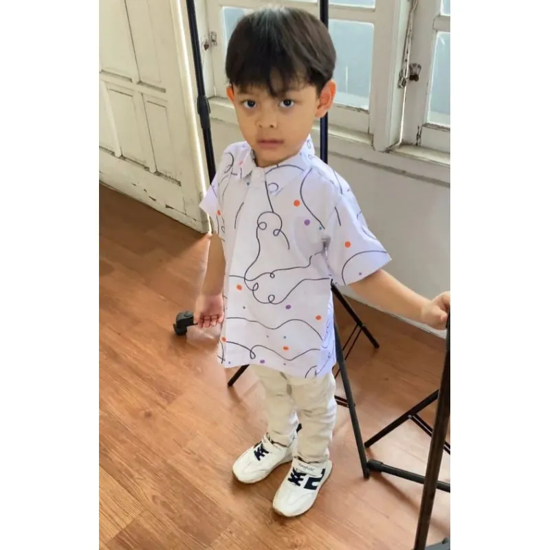 ALDEBARANKIDS-Kemeja Anak Lengan Pendek Putih Abstrak Katun Printing
