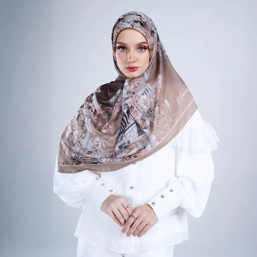 MANDJHA Edlyn Brown Scarf By IVAN GUNAWAN - Jilbab Hijab Segi Empat Motif ORIGINAL MANDJHA