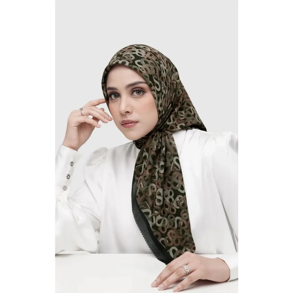 BUTTONSCARVES - Samla Multicolor Square - Noirwood / Hijab Motif Segi Empat