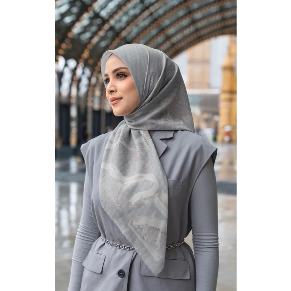 BUTTONSCARVES - Signature Chain Square - Moonveil / Hijab Motif Segi Empat