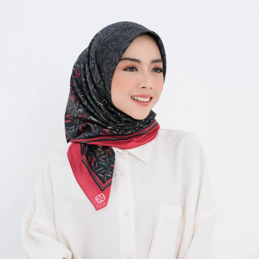 HIjab Motif Segi Empat Deenay Zea Series