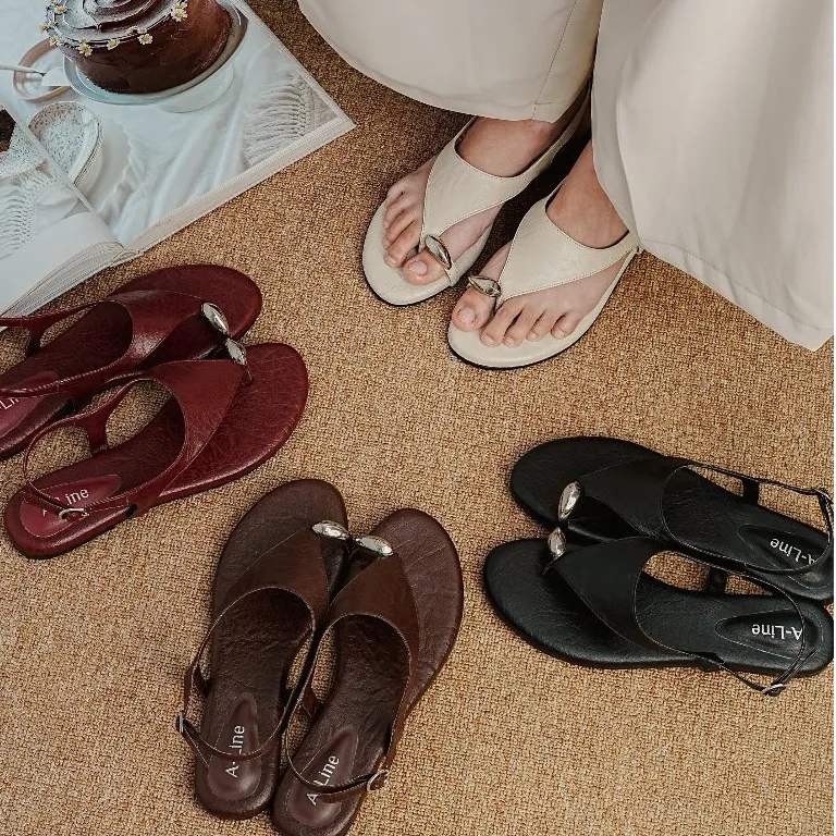 ALINE Erina Sendal Slip On Casual Wanita Bahan Premium Leather