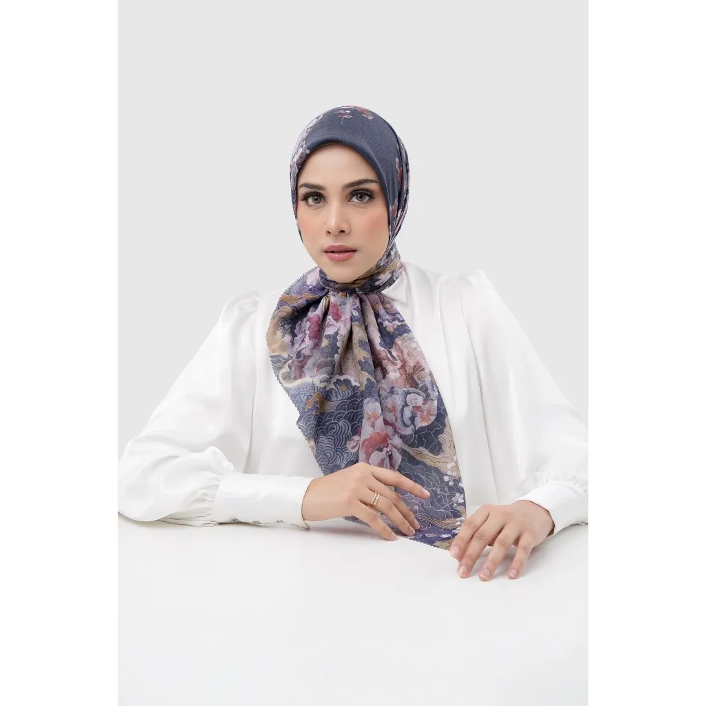 BUTTONSCARVES - Kirei Square - Wagasa / Hijab Motif Segi Empat